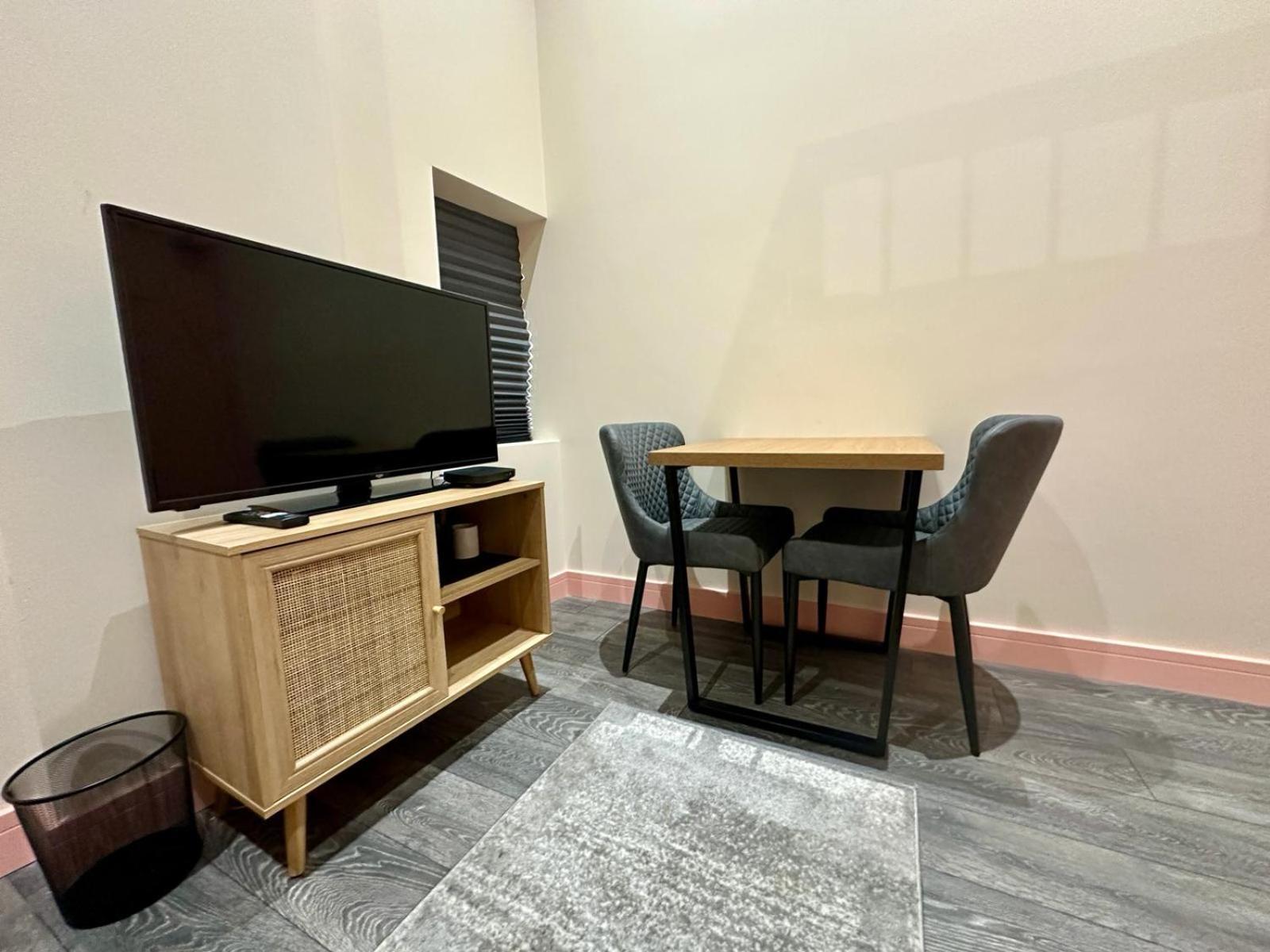 Cozy En-Suite Loft In Trendy Local Лондон Экстерьер фото