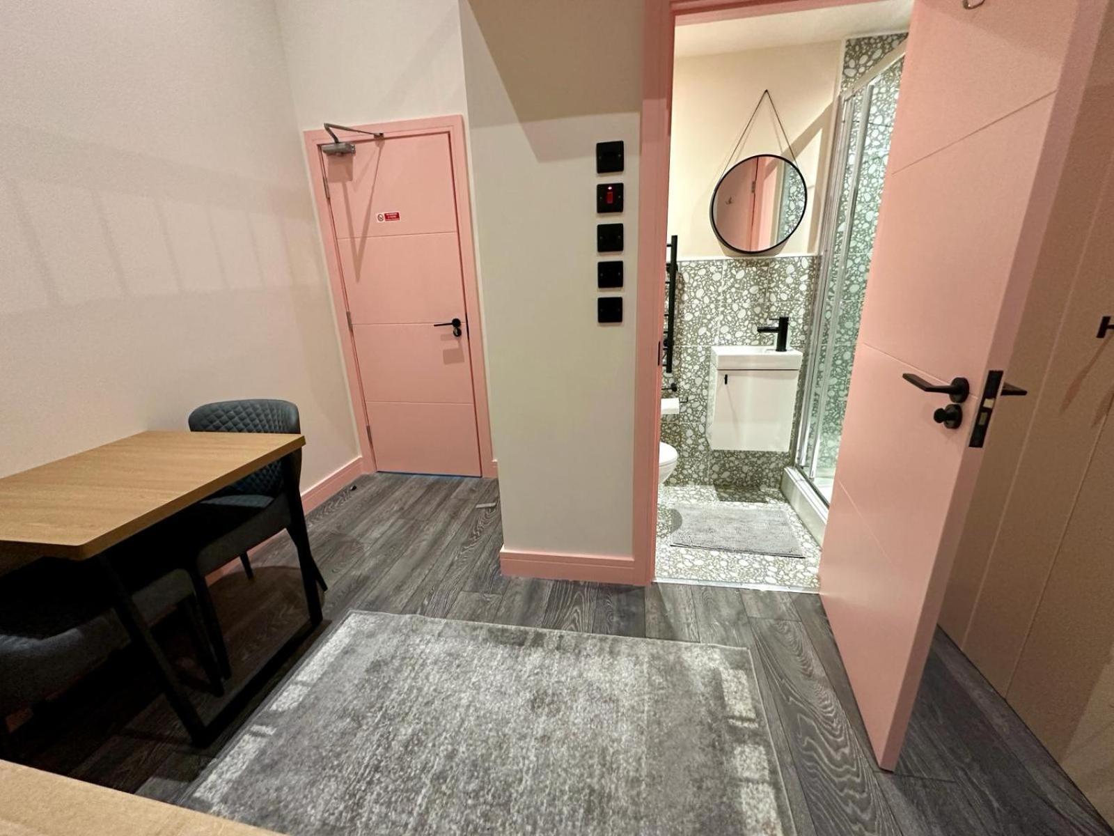 Cozy En-Suite Loft In Trendy Local Лондон Экстерьер фото