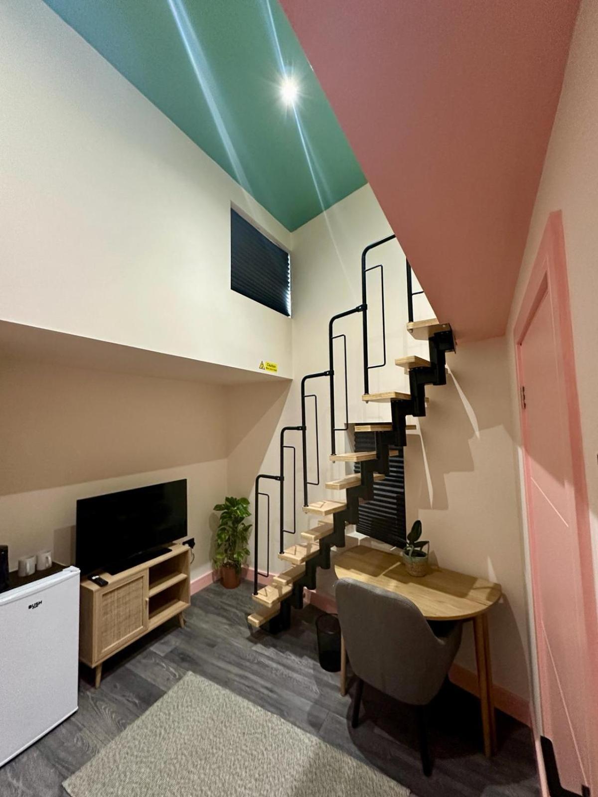 Cozy En-Suite Loft In Trendy Local Лондон Экстерьер фото