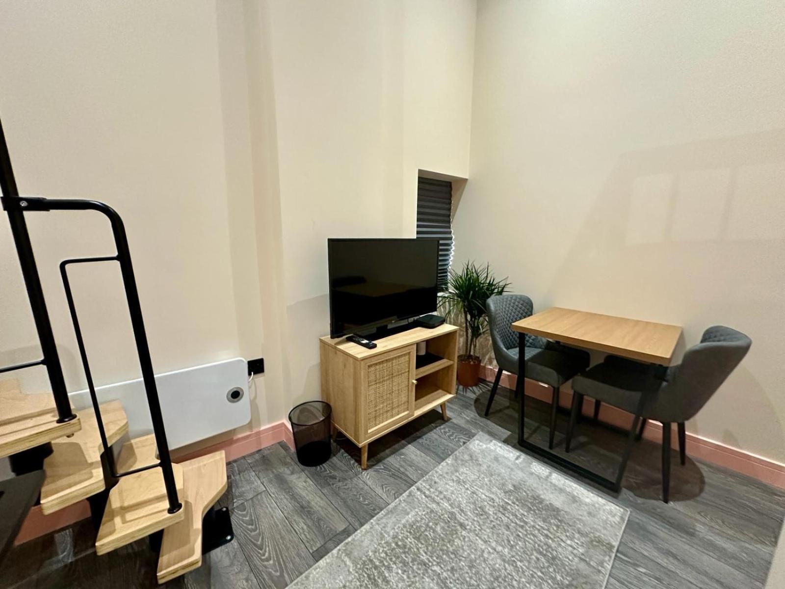 Cozy En-Suite Loft In Trendy Local Лондон Экстерьер фото