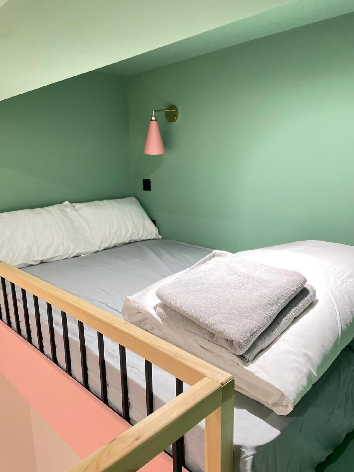 Cozy En-Suite Loft In Trendy Local Лондон Экстерьер фото